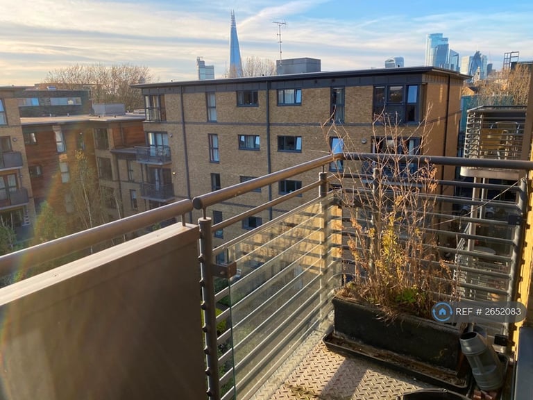 1 bedroom flat in Spa Road, London, SE16 (1 bed) (#2652083)