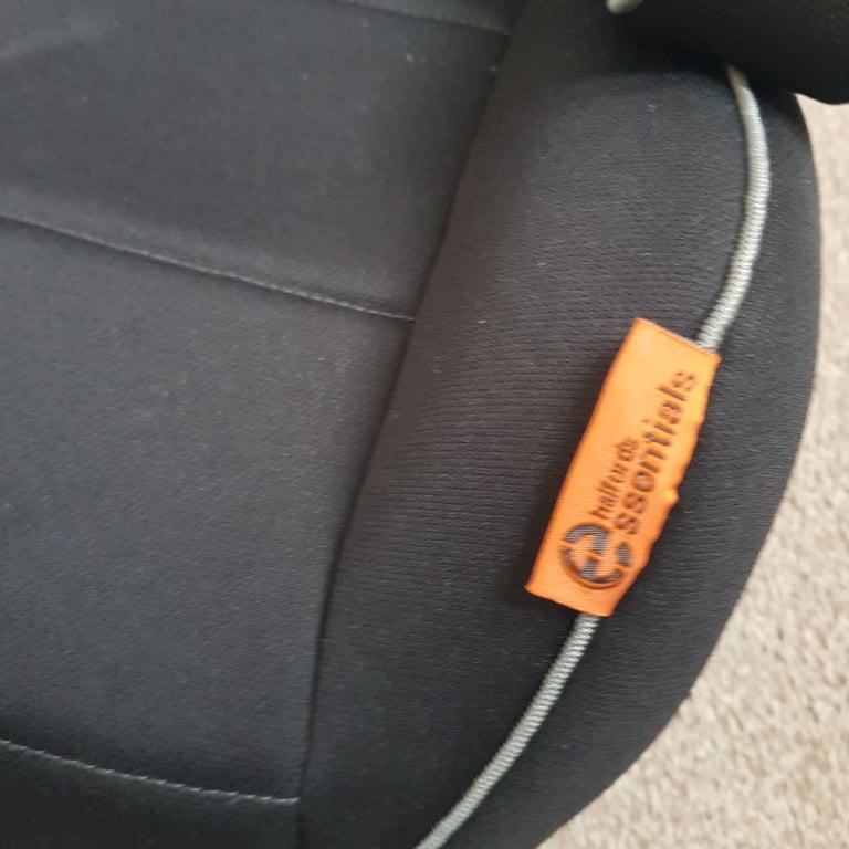 Halfords Essential Booster Car Seat Suitable 4 years-12 years  approx