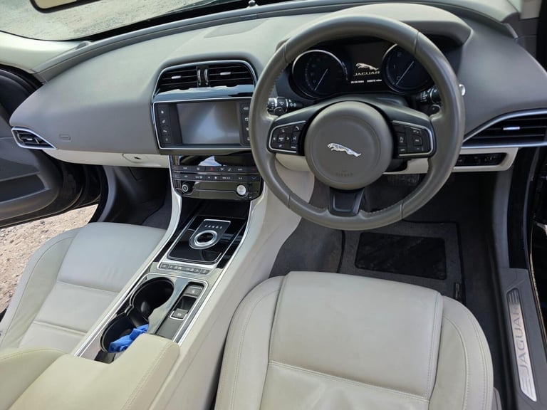 2016 Jaguar XE 2.0d Prestige Auto Euro 6 (s/s) 4dr Saloon Diesel Automatic