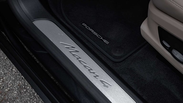 2025 Porsche Macan 300kW 4 100kWh 5dr Auto ESTATE ELECTRIC Automatic