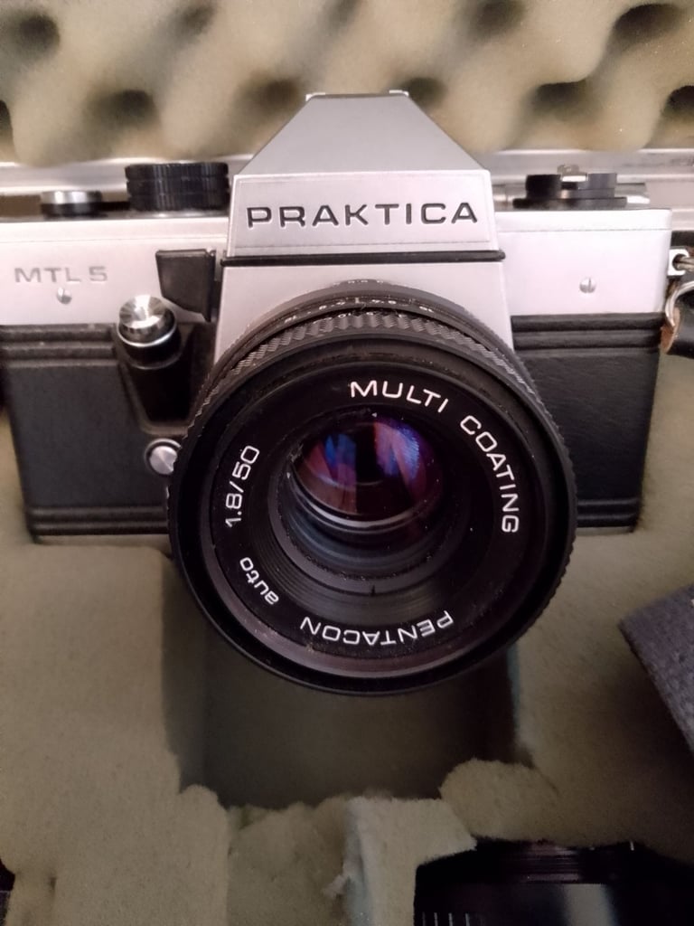 Camera Praktica 