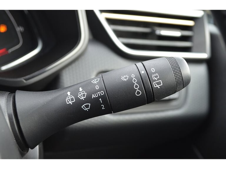 2021 Renault Clio TCe Lutecia Hatchback Petrol Manual