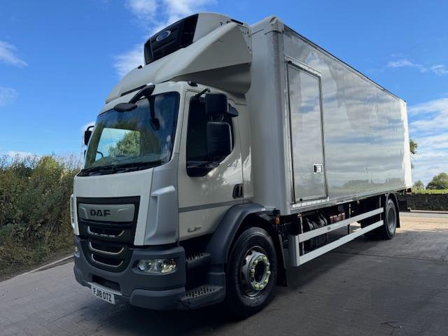 2018 18 DAF LF 230 E6 25ft fridge box Carrier diesel freezer side door bulk head