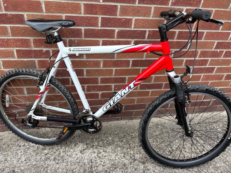 image for Men’s Giant Yukon bike 