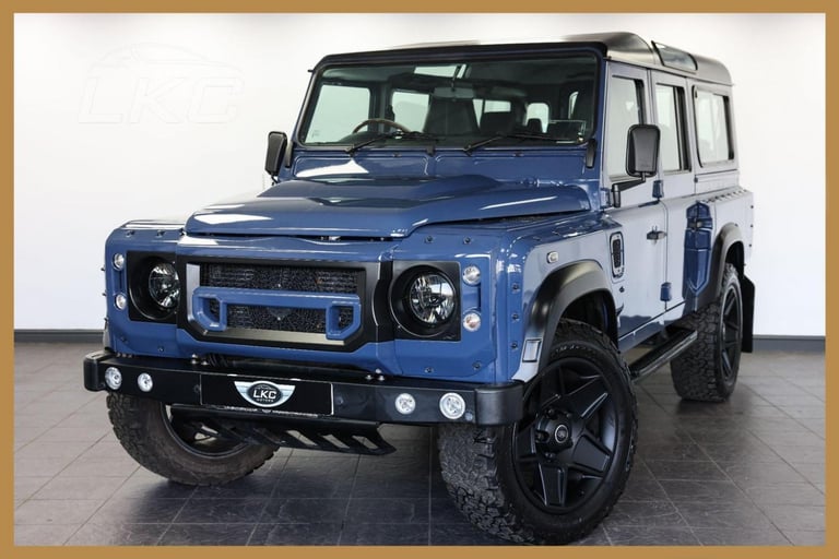 image for LAND ROVER DEFENDER 110 2.2 TDCi County Station Wagon 4WD MWB Euro 5 5dr 2014