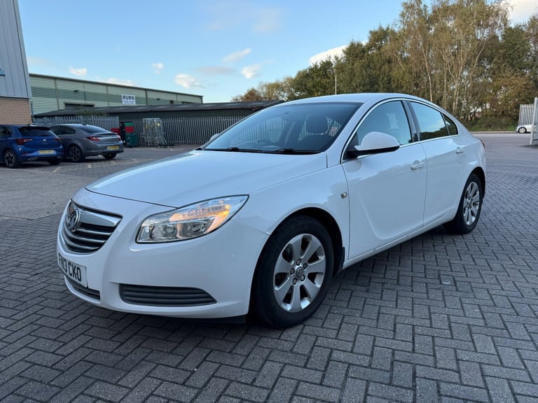 Vauxhall, INSIGNIA, Hatchback, 2013, Manual, 1956 (cc), 5 doors
