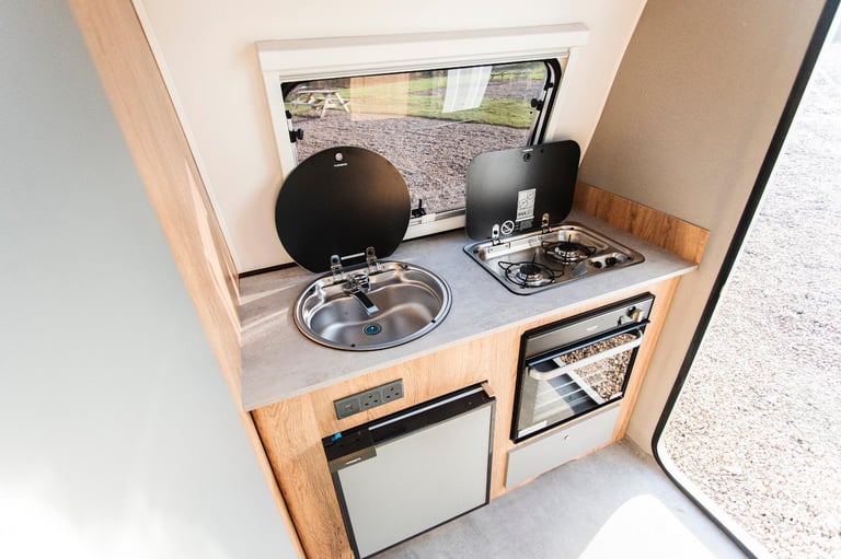 Freedom Jetstream Twin Sport Flare | Small 2 Berth Caravan with Shower