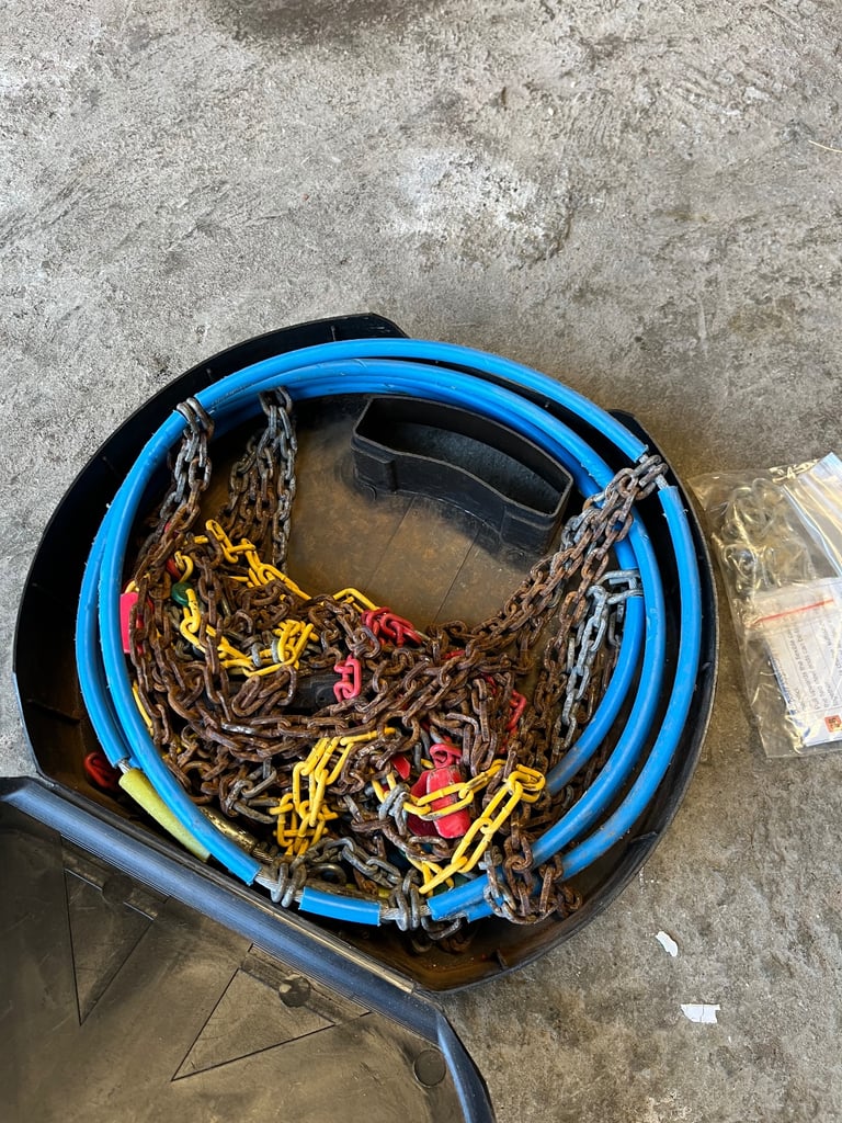 Husky 9mm KNS 100 snow chains. 