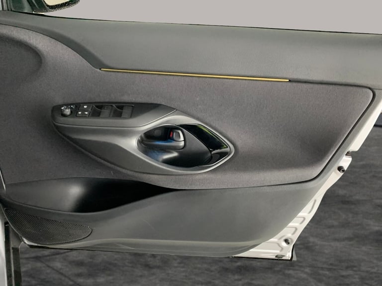 2022 Toyota Yaris Cross 1.5 VVT-h Dynamic SUV 5dr Petrol Hybrid E-CVT AWD Euro 6 (s/s) (116 ps) -...