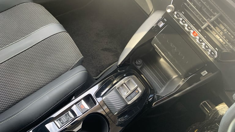 2024 Peugeot 208 1.2 HYBRID GT Hatchback 5dr Petrol Hybrid e-DSC6 Euro 6 (s/s) (136 ps) Hatchback...