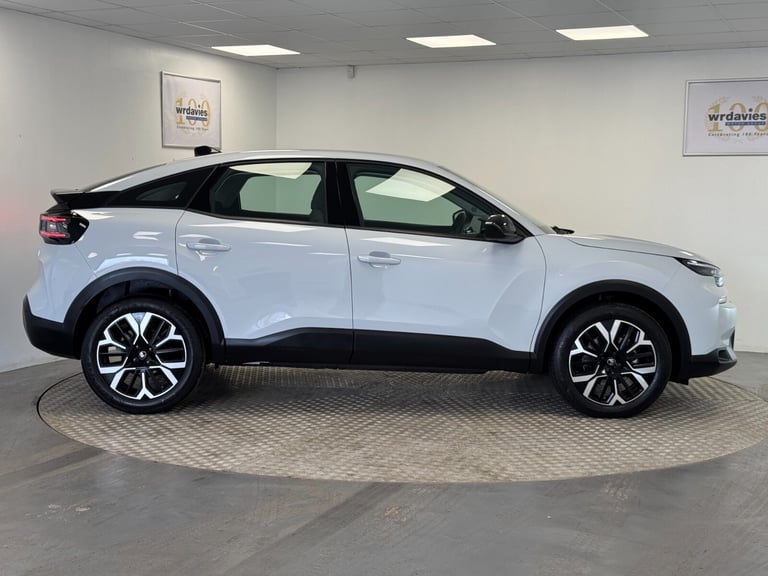 2025 Citroen C4 Plus PureTech 130HP EAT 8 Hatchback Petrol Automatic