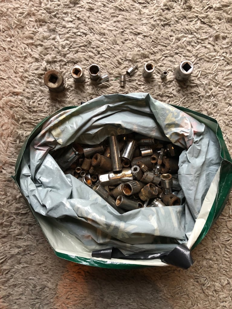 image for 50-100 sockets (varying sizes/brands/condition)