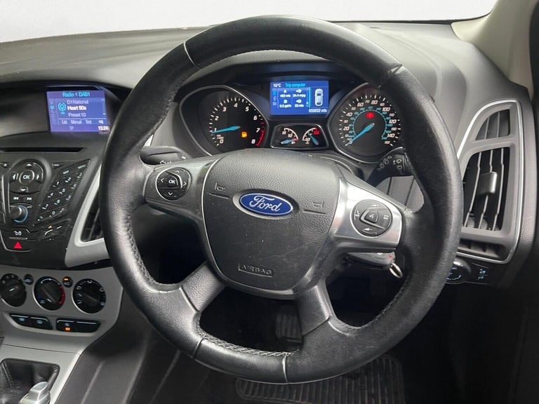 2014 Ford Focus 1.0 EcoBoost Zetec Navigator 5dr HATCHBACK PETROL Manual