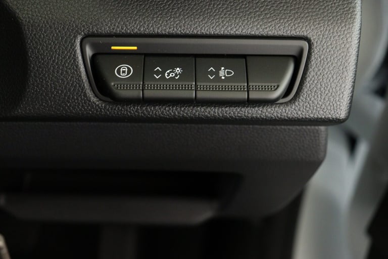 2025 Renault Trafic LL30 Blue dCi 130 Advance [Safety] Crew Van WINDOW VAN DIESEL Manual