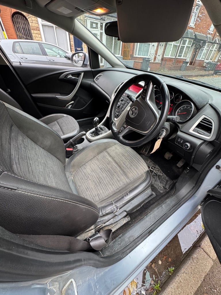 Vauxhall, ASTRA, Hatchback, 2014, Manual, 1686 (cc), 5 doors