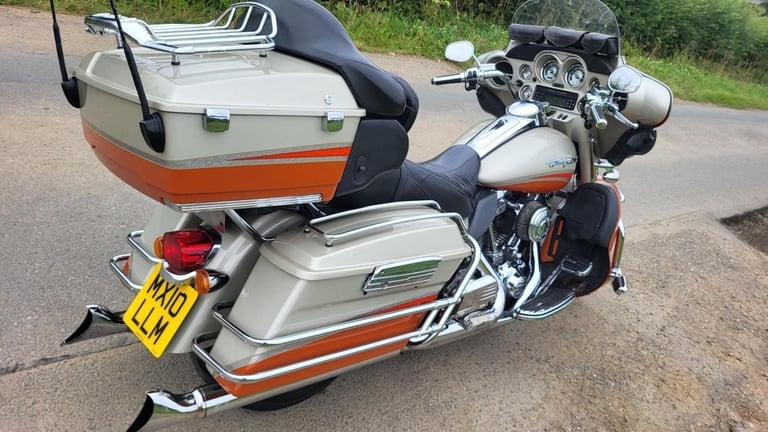 2010 10 HARLEY DAVIDSON FLHTCUSE 4 CVO ELECTRAGLIDE 1800 UC SE ELECTRA GLIDE