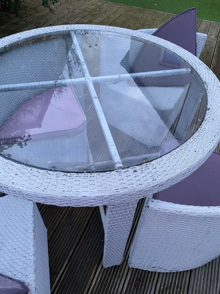 Next garden table & chairs 