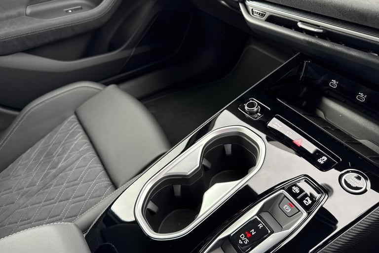 2025 Audi A6 Saloon 2.0 e-hybrid 25.9kWh Launch Edition S Tronic quattro Euro 6 (s/s) 4dr Saloon ...