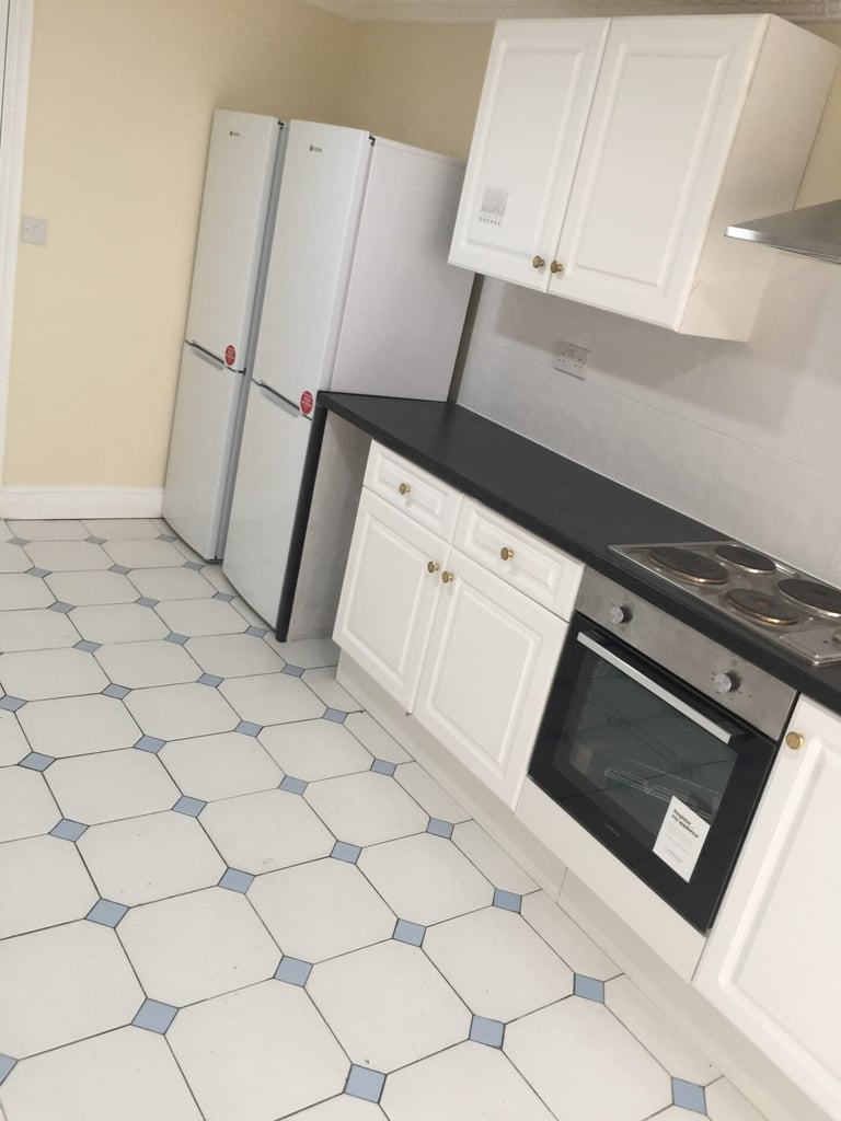 5 bedroom house in Beautiful Shared Accommodation â Ensuite Double Rooms Available in Ilford, Redbri