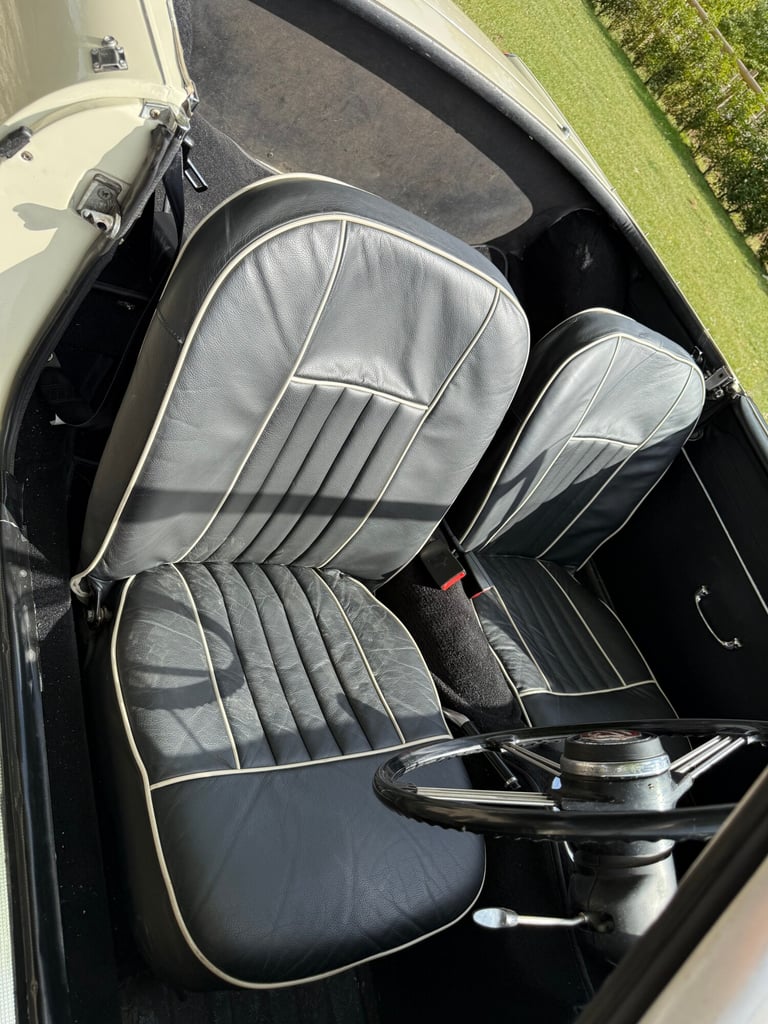 1965 MG MGB Pull Handle Roadster  Convertible PETROL Manual