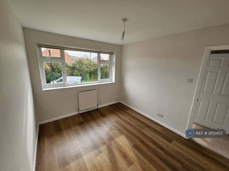 3 bedroom house in Harvey Close, East Cowes, PO32 (3 bed) (#2152453)