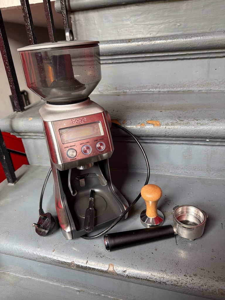 Russell Hobbs Espresso Machine Stainless Steel 26451 + grinder 