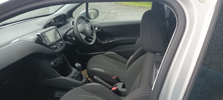 Peugeot, 208, Hatchback, 2015, Manual, 1199 (cc), 3 doors