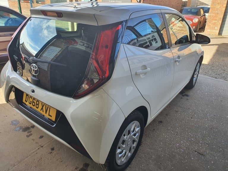 2018 Toyota AYGO X-PLAY VVT-I 998cc petrol