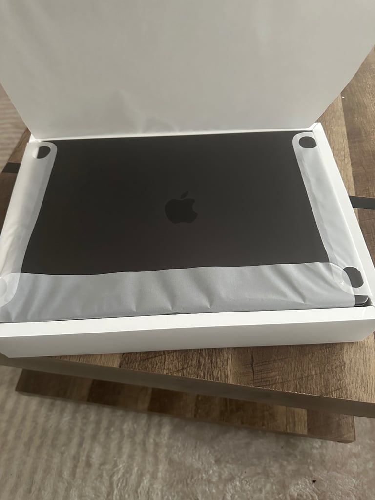 Apple macbook pro 2024 16 inch brand new
