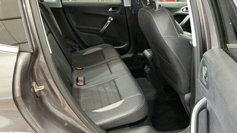 2016 Peugeot 2008 1.2 PureTech Allure Euro 6 5dr HATCHBACK Petrol Manual