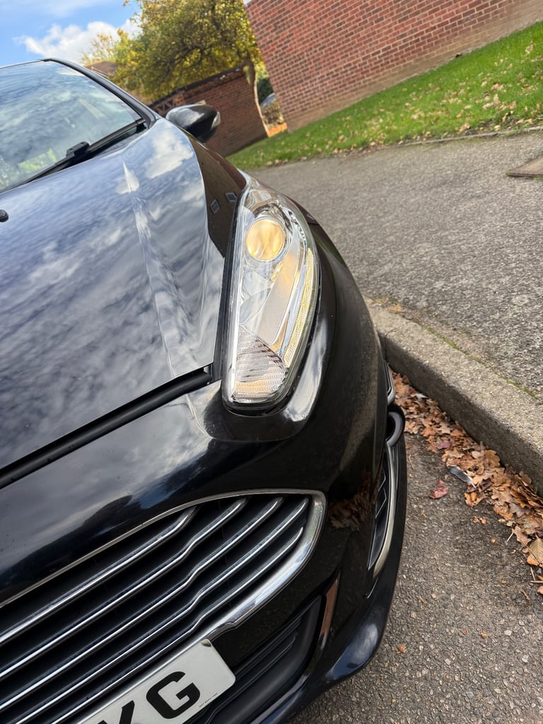 Ford, FIESTA, Hatchback, 2014, Manual, 1241 (cc), 5 doors
