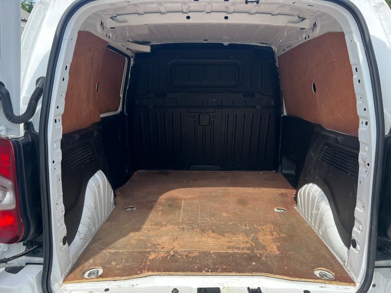 2020 Vauxhall Combo 2300 1.5 Turbo D 100ps H1 Sportive Van PANEL VAN Diesel Manual