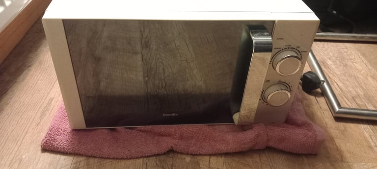 Breville microwave