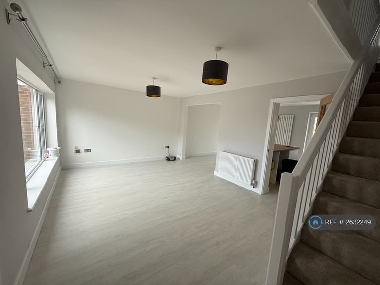 3 bedroom house in Larchgrove Walk, Weston-Super-Mare, BS22 (3 bed) (#2632249)