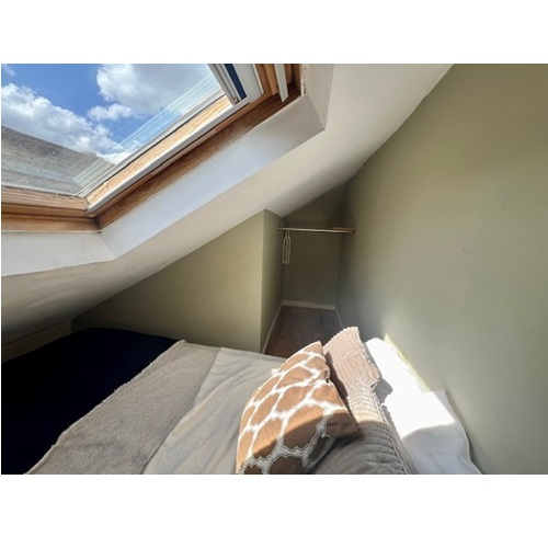 Mezzanine Studio in St Stephen's Gardens, Notting Hill, W2 5QU * ALL UTILITY BILLS INC