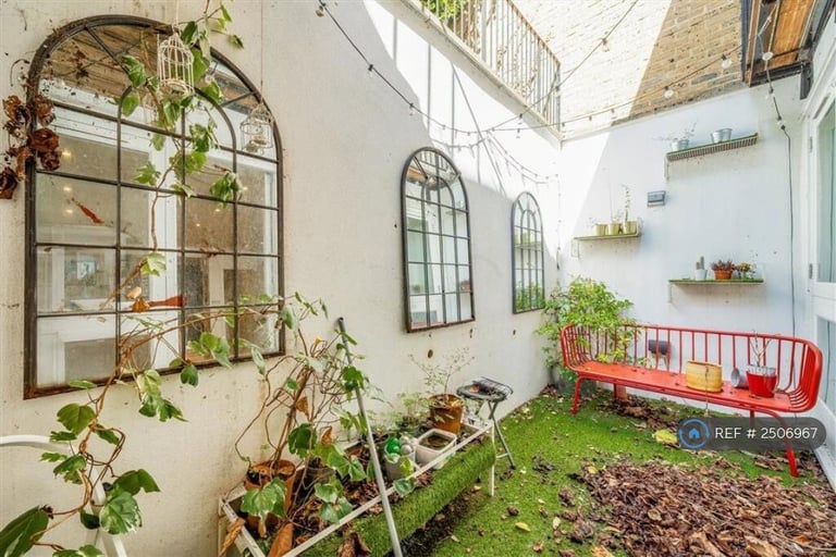 2 bedroom flat in Murray Street, London, NW1 (2 bed) (#2506967)