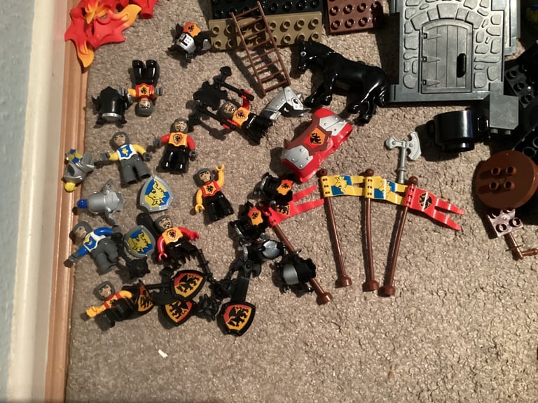 Lego/Duplo joblot of Castle, Dragon, Knights etc