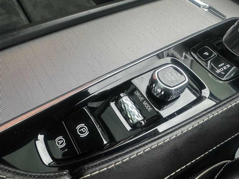 2018 Volvo XC90 2.0h T8 Twin Engine 10.4kWh R-Design SUV 5dr Petrol Plug-in Hybrid Auto 4WD ESTAT...