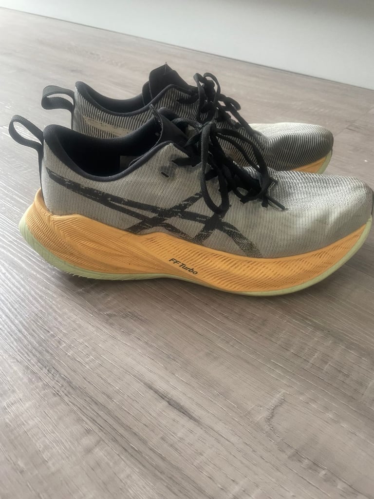 Asics Superblast running shoes/trainers