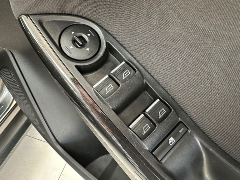 2015 Ford Focus 1.0 EcoBoost 125 Titanium 5dr HATCHBACK PETROL Manual