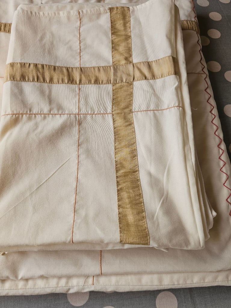 Double duvet cover and 4 pillowcases