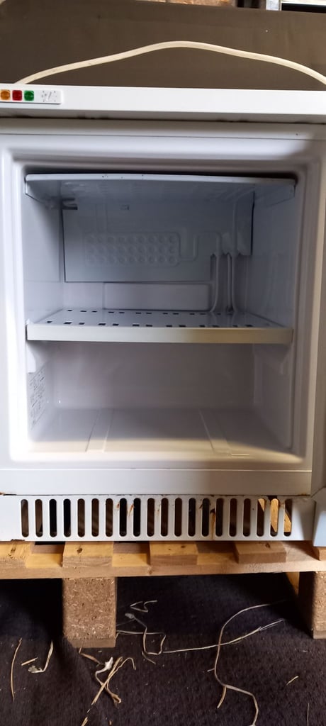 Table top freezer