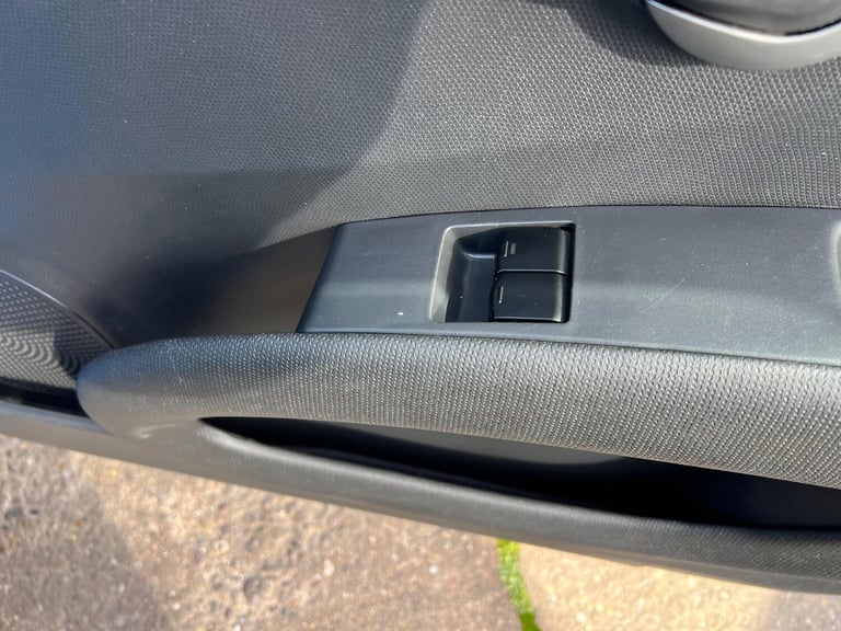 2010 Nissan Micra 1.2 16v Visia Hatchback 3dr Petrol Manual (139 g/km, 79 bhp) HATCHBACK Petrol M...