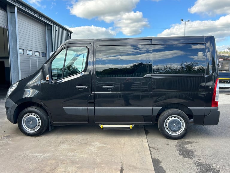 RENAULT MASTER 2.3 FWD SL28 dCi SWB LOW ROOF WHEELCHAIR ACCESS CREW Euro 6 NO VA