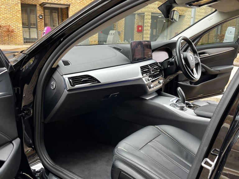 2021 BMW 5 Series 2.0 520d MHT SE Saloon 