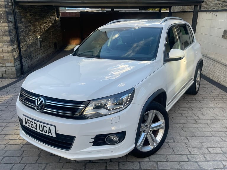 2013 Volkswagen Tiguan 2.0 TDi BlueMotion Tech R-Line 177 5dr DSG ESTATE Diesel Automatic