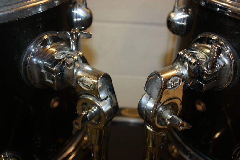 Pearl Target Series Black 5 Piece Refurbished Rock Drum Kit ~ 22in Bass + All Hardware ~ £350 ono