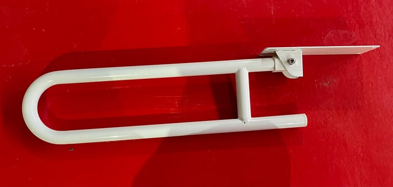 Folding bathroom grab rail