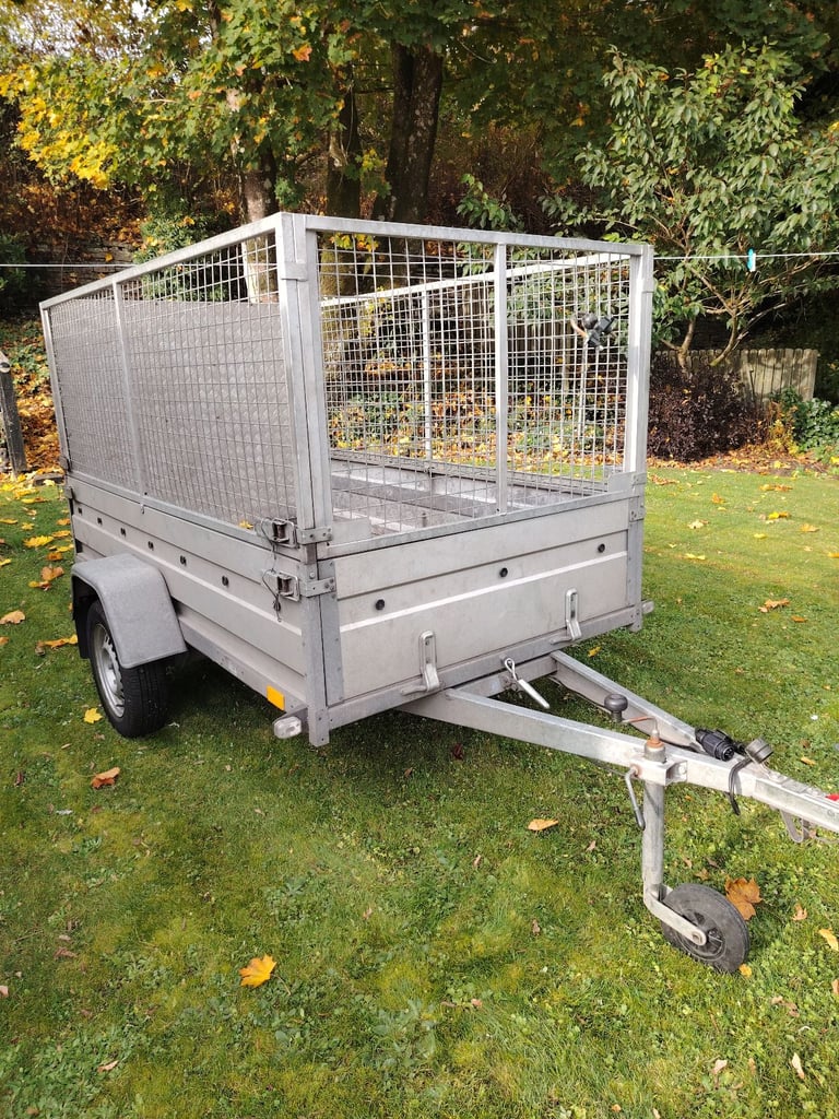 Cage trailer with ramp