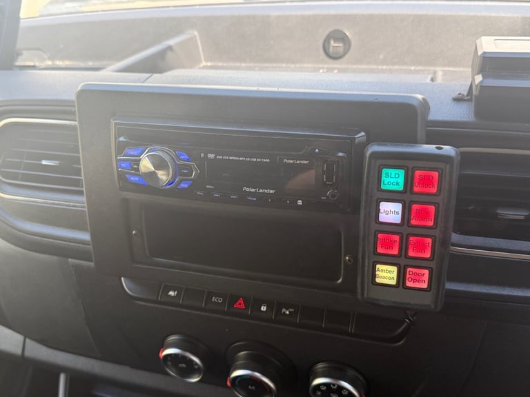 2020 VAUXHALL MOVANO 2.3L DIESEL SILVER MANUAL 9 SEATER CREW COMBI VAN - 97K